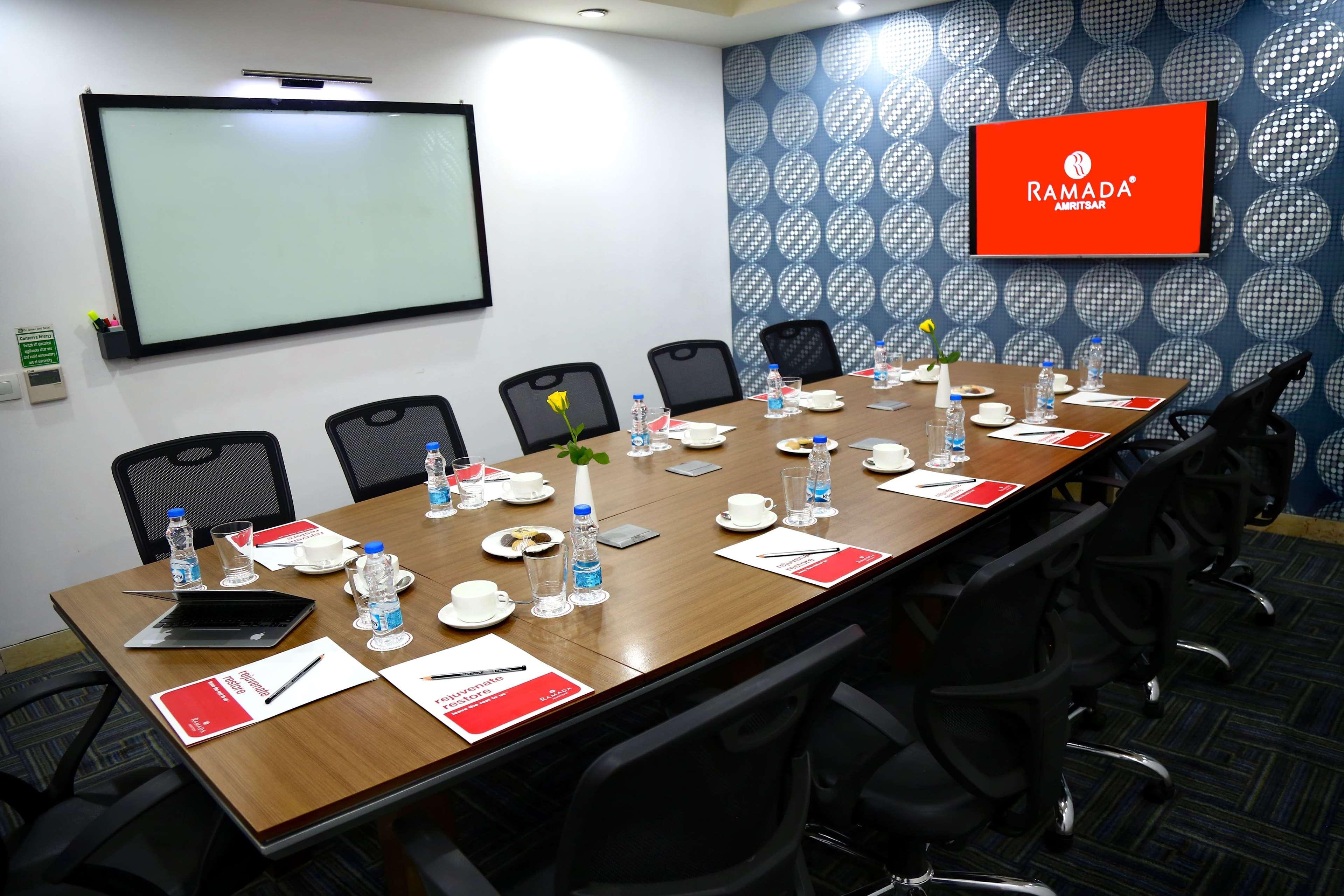 Ramada By Wyndham Amritsar Ξενοδοχείο Εξωτερικό φωτογραφία